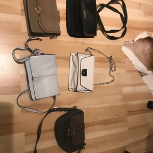 Väskor  - 70 kr styck. 2 st för 120. 