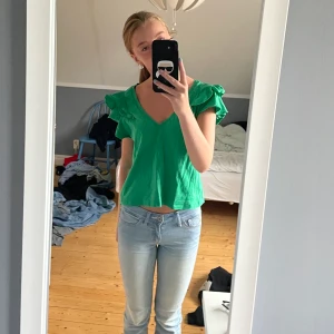 Grön topp - Grön topp från zara, kommer inte till användning 