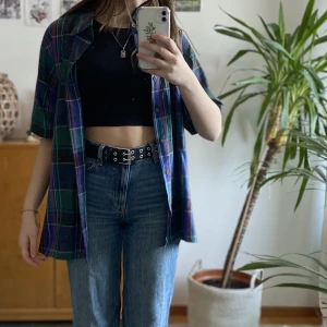 Fin retro skjorta  - Köpt secondhand för 300 och är i jättebra skick:) 