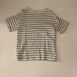  T-shirt svart vit -  Åh använd Vit med svarta ränder