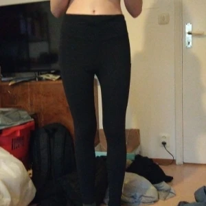 Tränings tights  - Svarta tränings tights storlek S 