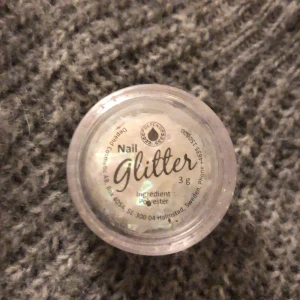 Nagel glitter  - Nagel glitter man kan ha till naglarna,oöppnad aldrig använd,köp inte direkt,vid frågor skriv privat