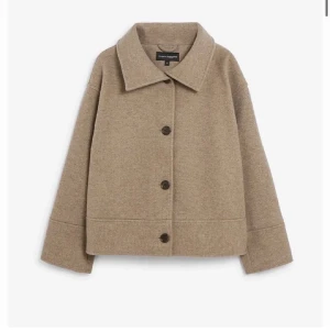 Kappa - Jätte fin kappa i storlek s, köpt på plick för 1500 men kommer tyvärr inte till användning💗