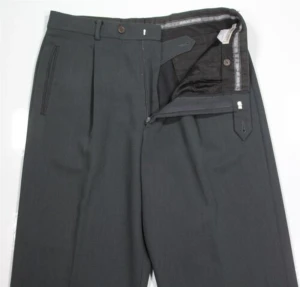 Giorgio Armani Le Collezioni kostymbyxor - Giorgio Armani Le Collezioni Grå/Svart kostymbyxor i ull. Fint skick. Strl 54  Första bilden representerar färgen bäst