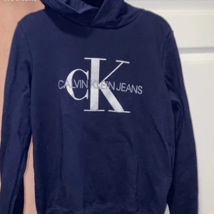 Tröja  - Använd fåtal gånger! 