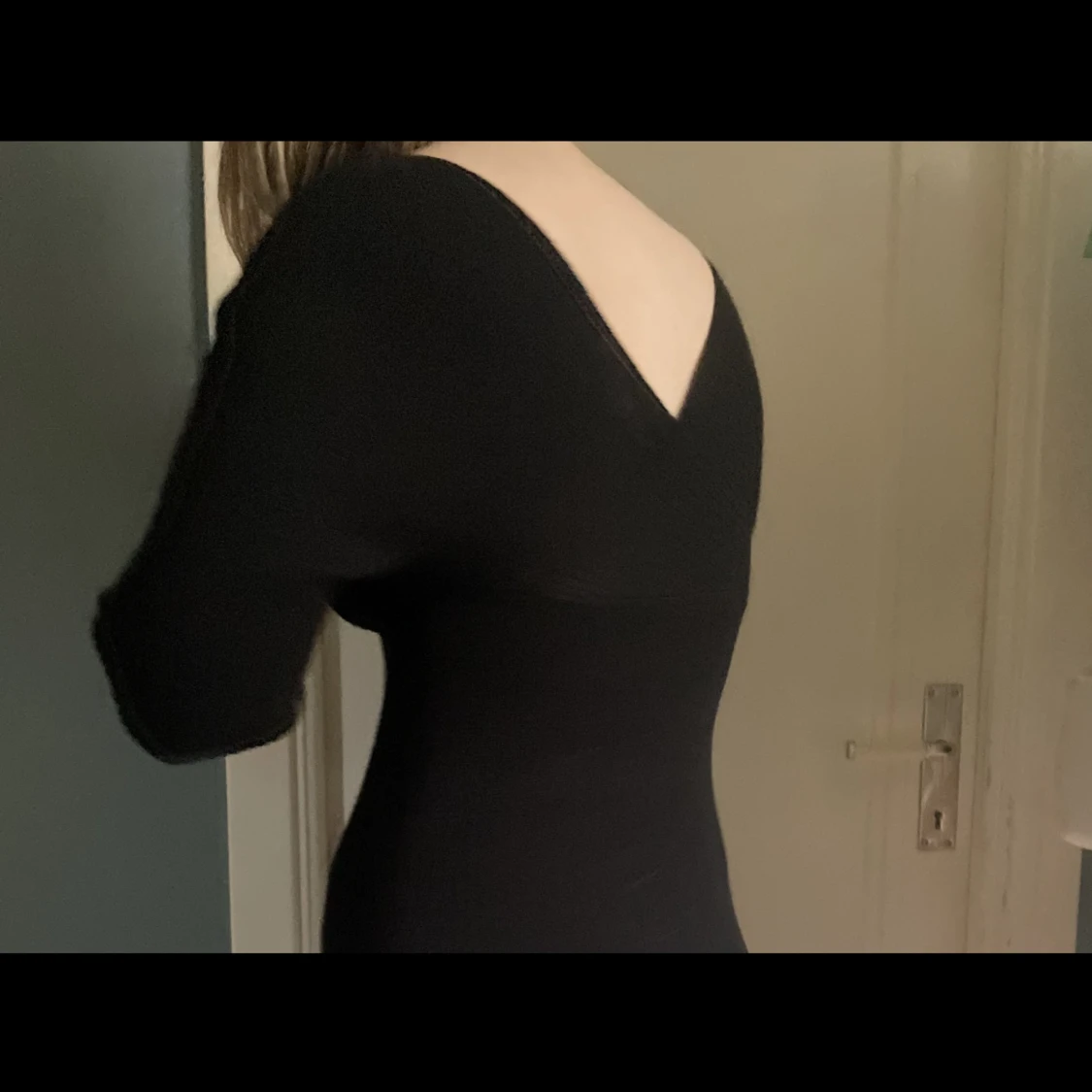 Svart ribbad kläning  - 90