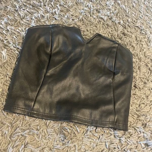 Topp - Söt ”skinntopp” från new yorker i storlek xs, använd fåtal gånger, kom privat för mer bilder💗