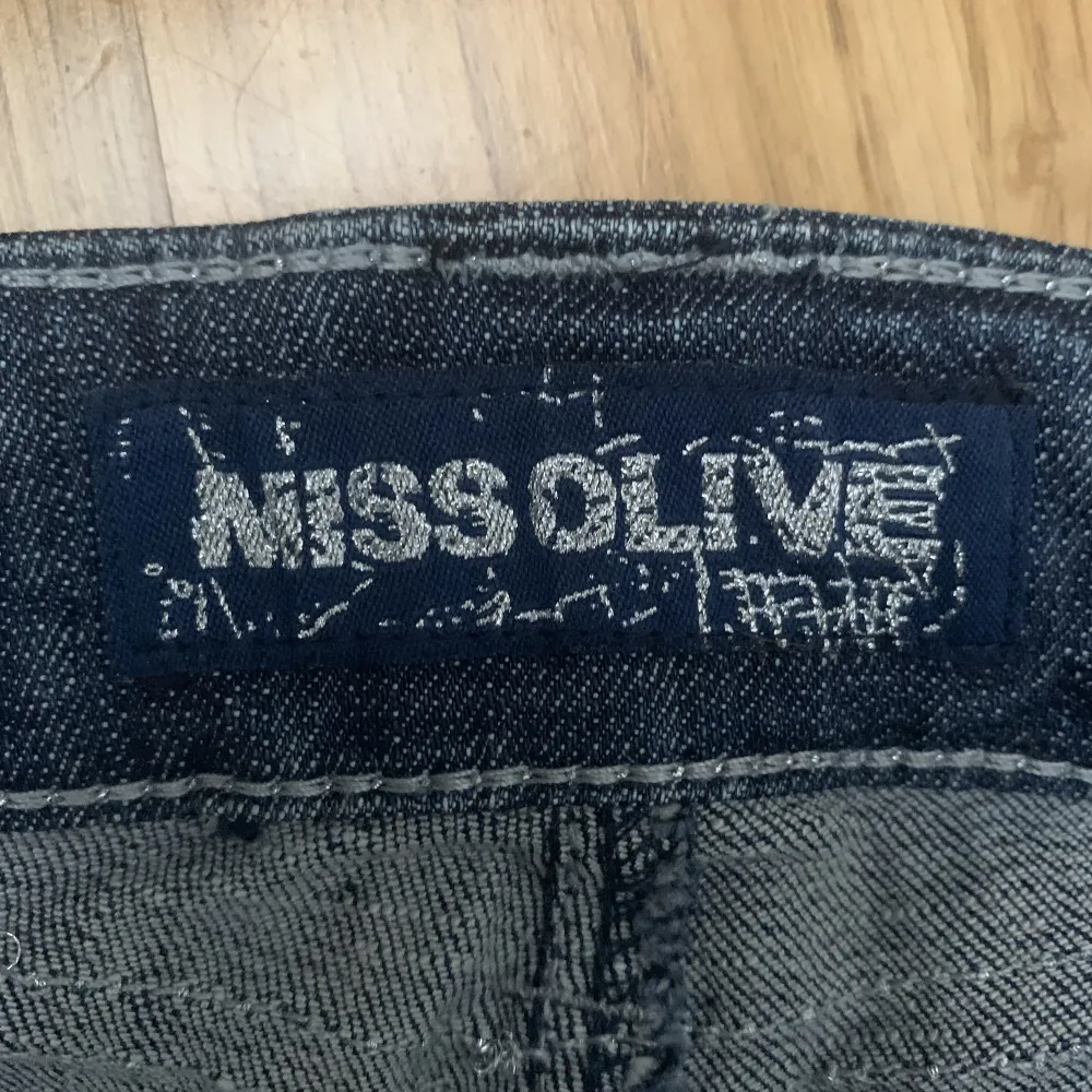 Lowrise jeans från Miss olive, vintage y2k (MÅNGA FLER Y2K PLAGG PÅ MIN PROFIL). Jeans & Byxor.