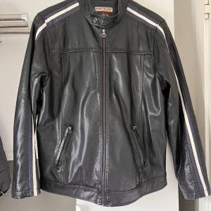 Jacka - Väldigt fint skick på jackan 