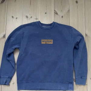 Sweatshirt - Blå sweatshirt från Topman. Knappt använd. Nypris är ungefär 500.