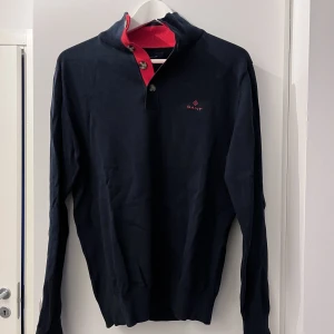 Långärmad piké från Gant, medium - Långärmad piké från Gant, mycket fint skick🌻 Marinblå, medium. 