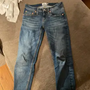 Snygga i jeans från lager 157. Storlek xs och dom säljes för att dom är för små.