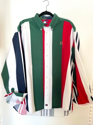 Vintage Tommy Hilfiger skjorta  - Storlek XL