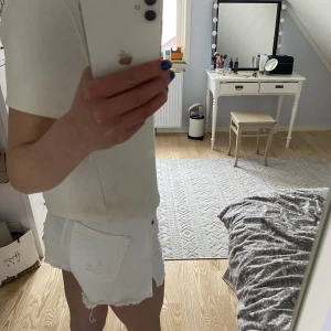 Vita jeansshorts  - Vita jeansshorts  