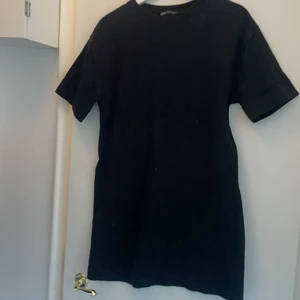 Tshirt klänning - Bra skick. Använd fåtal gånger 