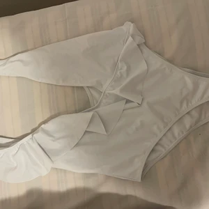 Baddräkt strl 38 helt ny - Baddeäkt storlek 38 endast provad