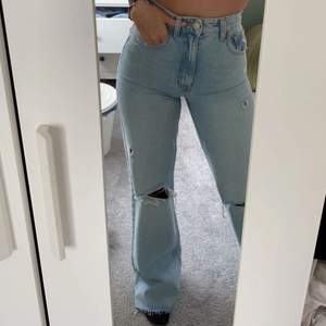 Säljer dessa jeans från zara, köparen står för frakten 🦋💛