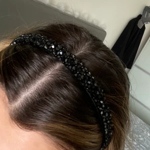 Diadem - Säljer detta jättefina diadem från urochpenn💕💕nypris 79kr