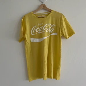 Gul Coca-Cola tröja M - Storlek M