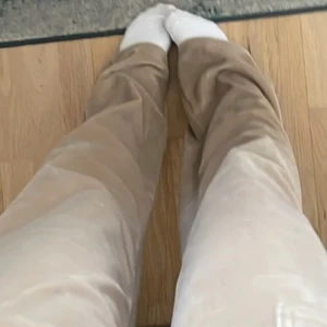 Juicy couture  - Säljer mina juicy byxor i storlek L, buda eller köps direkt för 700💕 hade också kunnat tänka mej byta mot Chinois Green eller powder blue i S ❤️