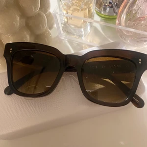 Chimi - Säljer dessa helt oanvända chimi solglasögonen💕köpta i vintras men har tyvärr aldrig kommit till användning. Nypris 1200!!! Säljer till högsta budet!! 