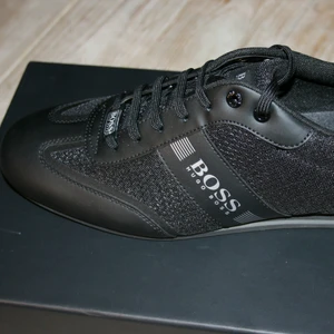 Hugo Boss skor - Helt nya Boss skor köpta för två veckor sedan men har aldrig använts.