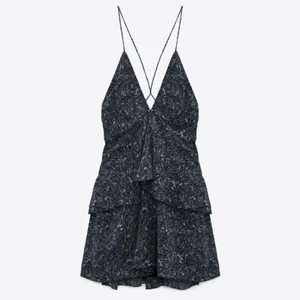 Zara klänning - Så fin klänning från zara. Aldrig använd👍 högsta bud 380kr