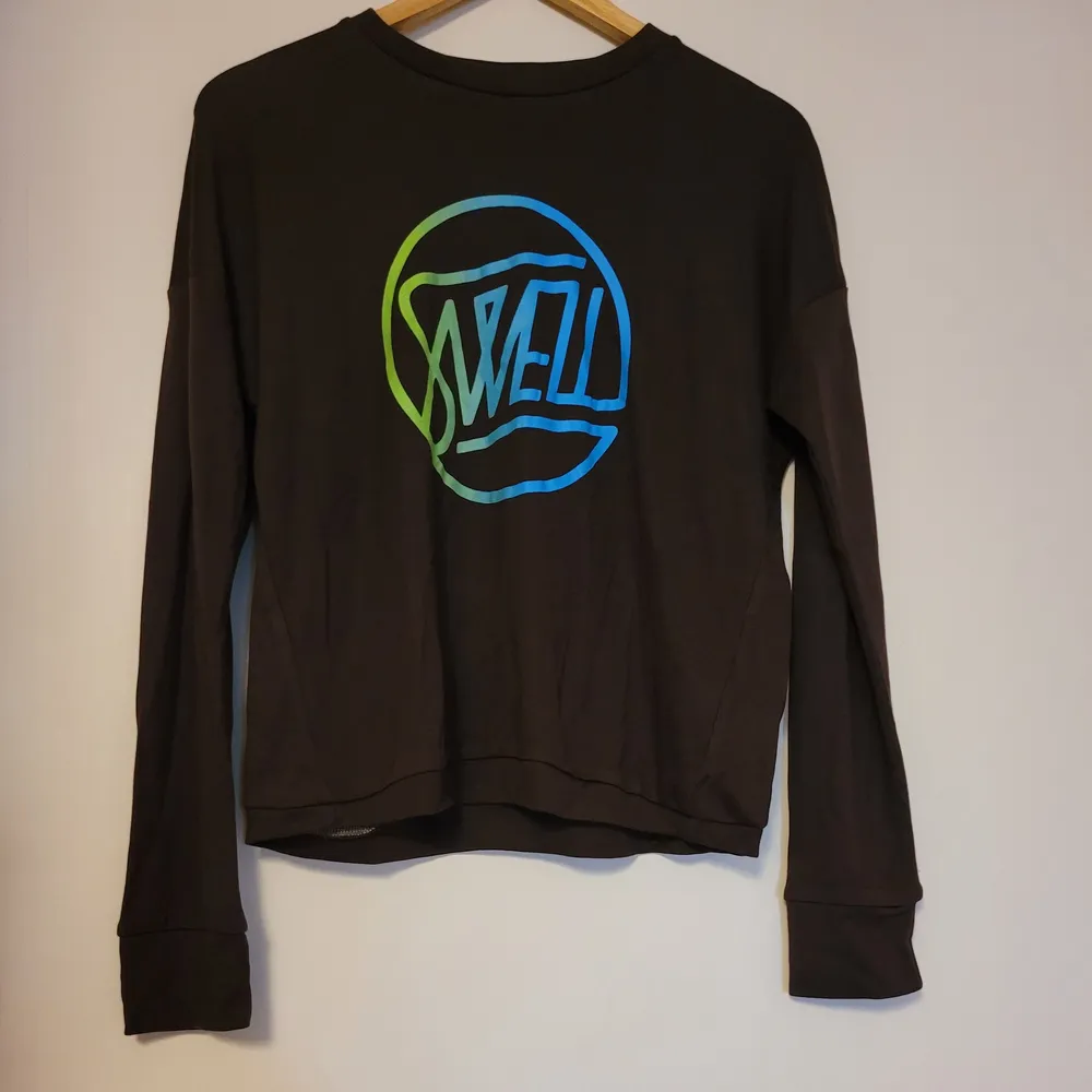 Sweatshirt från Swell. Oanvänd.. Tröjor & Koftor.
