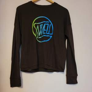 Sweatshirt från Swell. Oanvänd.