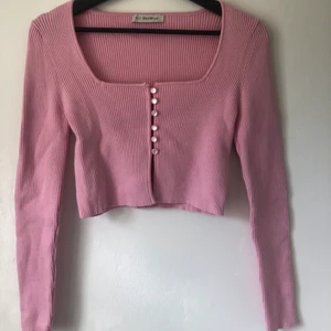 Topp Chiquelle - En rosa topp från Chiquelle i storlek M. Aldrig använd då den ej är min stil! Frakt tillkommer📦