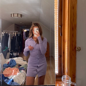 Lila klänning med knappar - Från Hm, kommer typ inte till användning bara💞