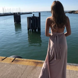 Ljusrosa balklänning💞 - Säljer min balklänning från nian💞Så Så fin och endast använd 1 gång, kan skicka fler bilder om man vill💓