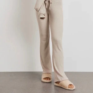 Gina byxor - Ribbade byxor använda 3 gånger ny pris 300