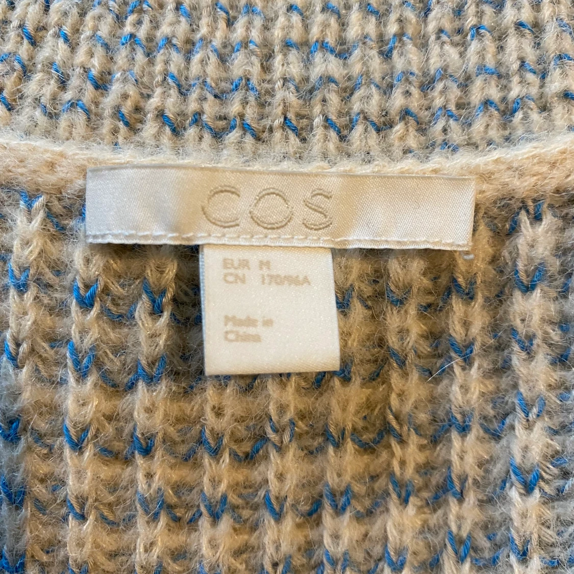  stickad väst från COS - 91