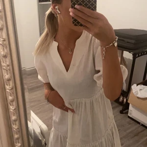 Sommar klänning!  - Säljer nu denna fina klänning, helt oanvänd! Perfekt nu till sommaren💞 