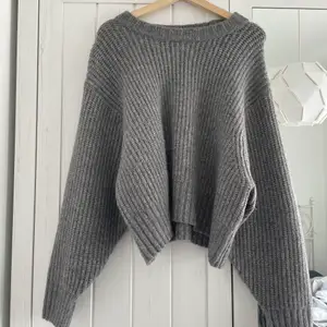 oversized, soft sweater from Monki.