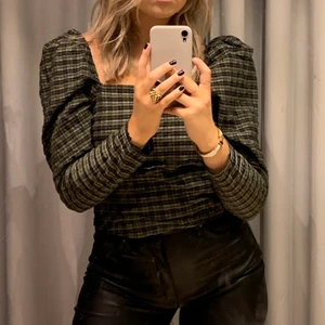 Långärmad topp  - Rutig superfin långärmad topp från H&M! I nyskick 