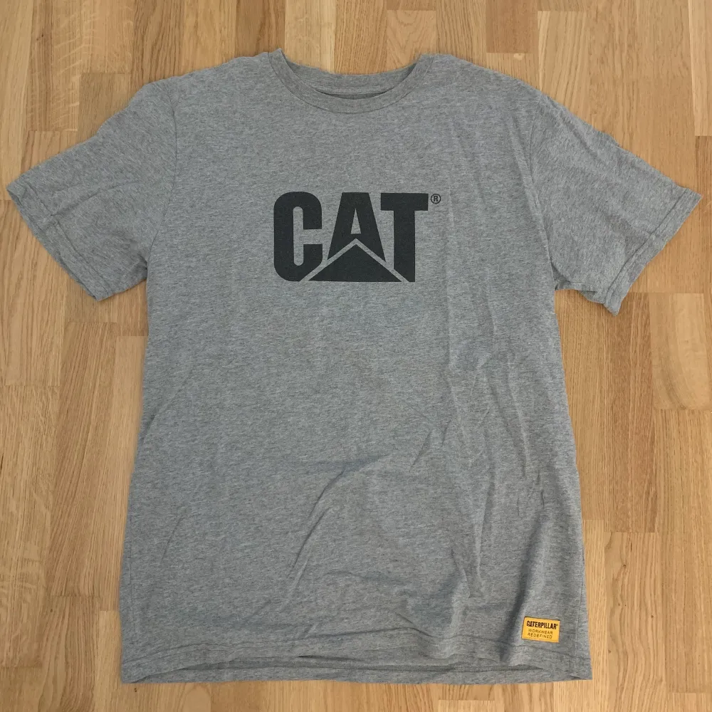 Cat tshirt xl. T-shirts.