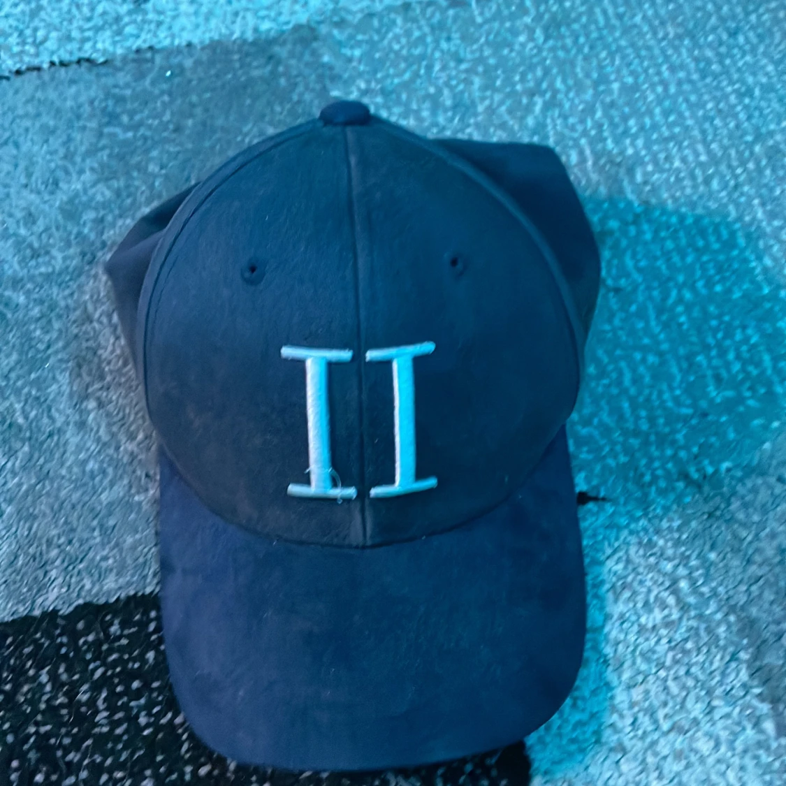 helt ny les deux keps. 