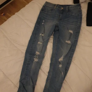 Jeans - Ett par skinny jeans endast provad