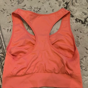 Hummel träningstopp - väldigt sparsamt använd