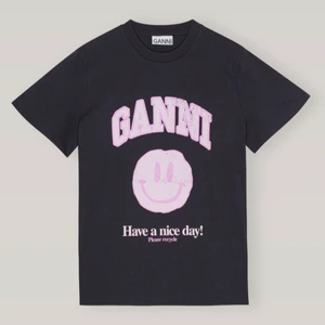 Ganni t shirt - Säljer denna ganni t-shirt i storlek S