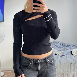 Svart långärmad  - Svart långärmad från ginatricot, köparen står för frakten på 49kr 