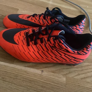 Nike  - Bra skick och har inte använts så mycket 