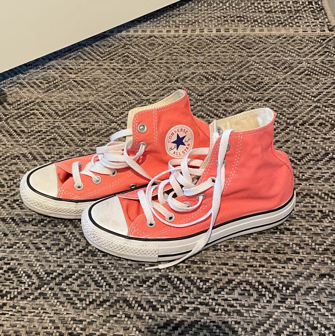 Converse höga strl 36,5