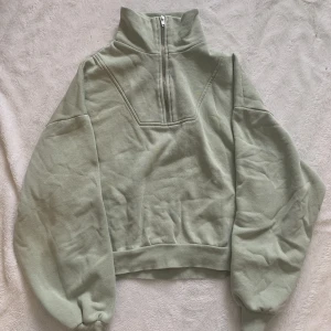 Ljusgrön zipup hoodie - Ljusgrön mysig tröja från Gina Tricot