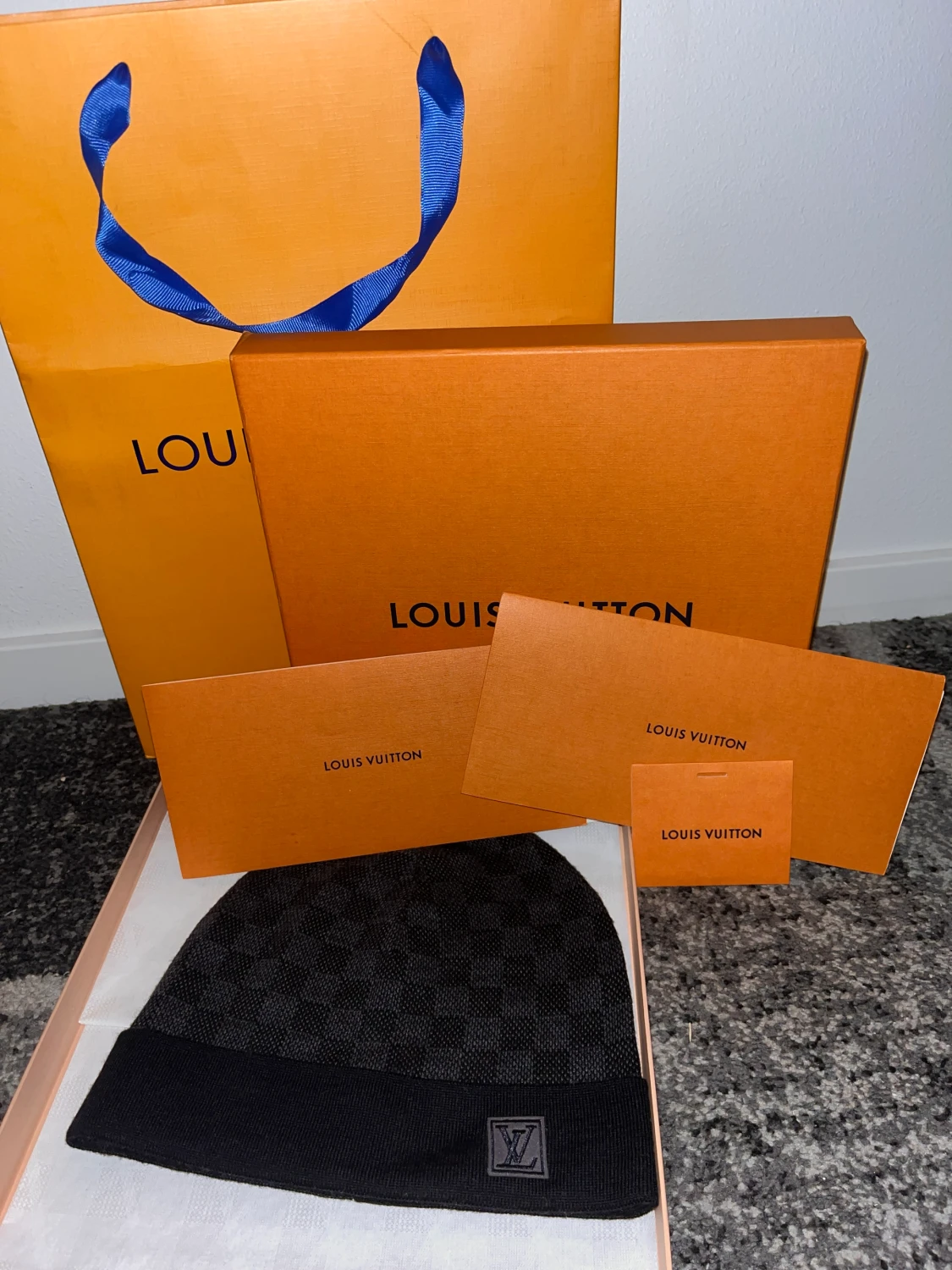 Louis Vuitton mössa 
