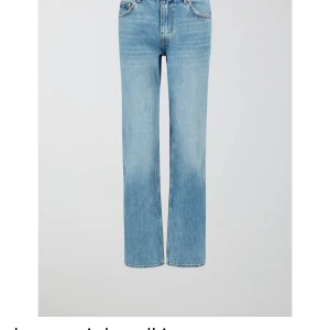 Gina jeans populära från TikTok  - Nu säljer jag mina populära jeans från Gina, sitter Såå fint. Säker för 250 men det är diskuterbart köparen står för frakten. Lång i benen❤️😍 jag är 158 och dom är lite lång men det funkar❤️