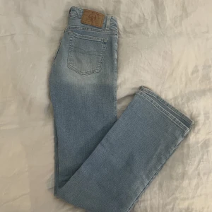 Lågmidjade jeans - Jättefina lågmidjade bootcut jeans från Crocker💫