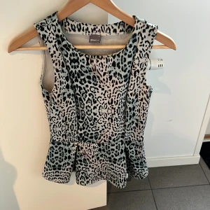 Tunika  - Aldrig använd 